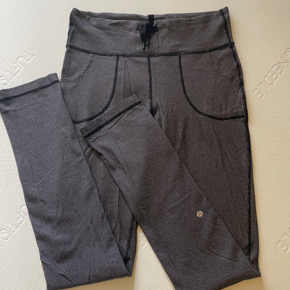 Lululemon straight leg legging